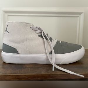 Jordan series Mid .03. Iris Whisper Smoke Grey Teal